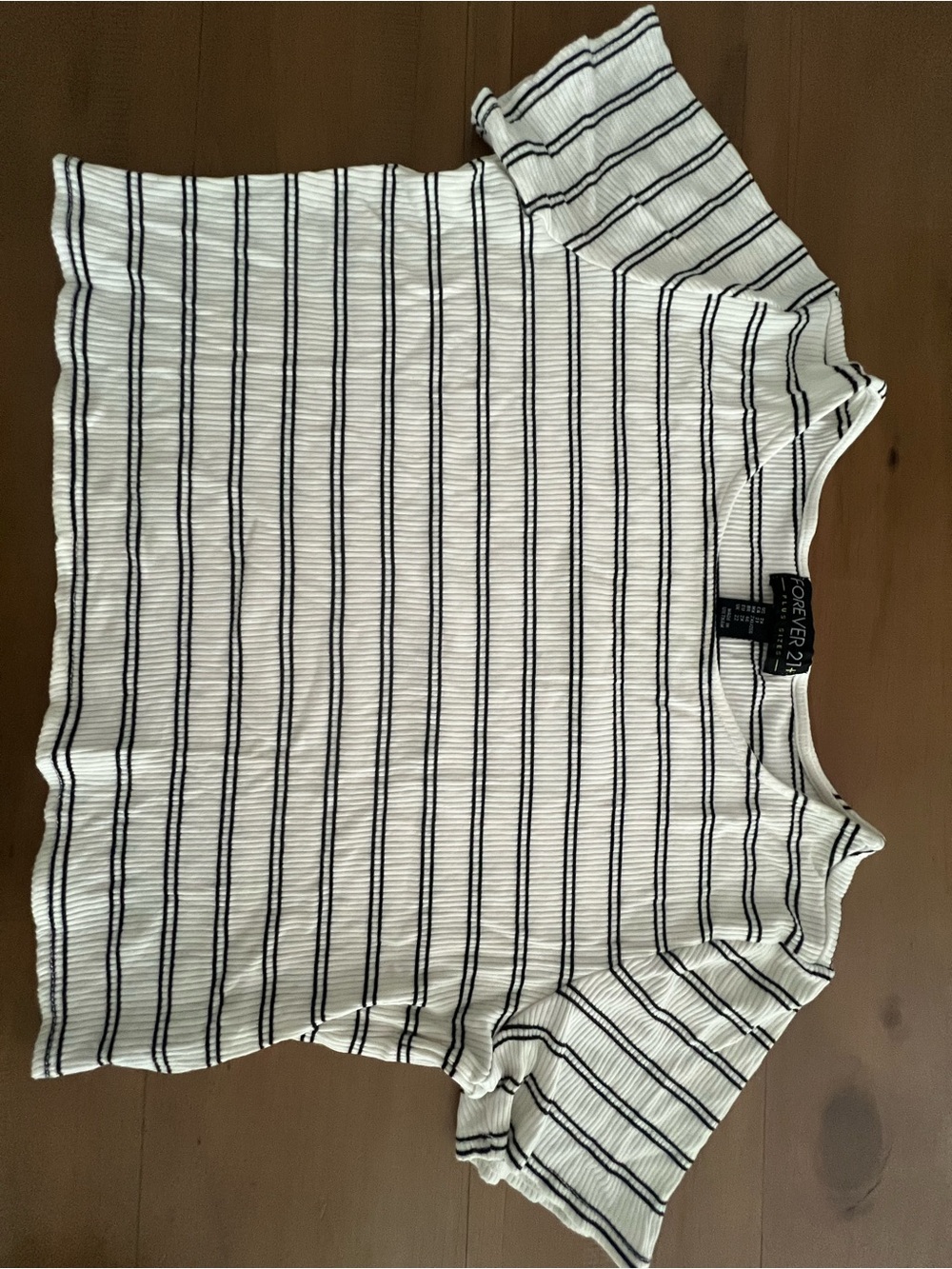 Forever 21 Ribbed Cropped Short Sleeve Shirt